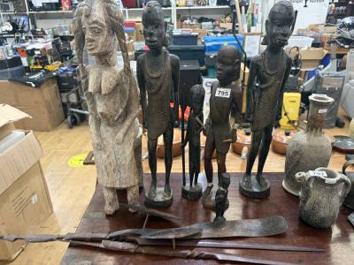 LOT OF CARVED AFRICAN FIGURES