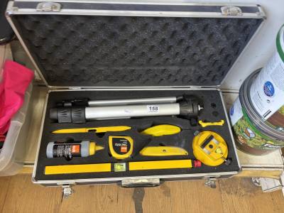 CASED LASER LEVEL