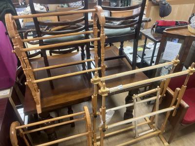 2 X TAPESTRY STANDS + TOWEL RAILS