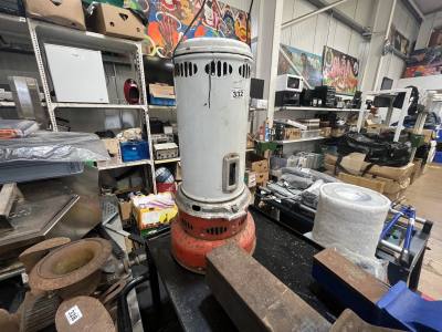 VINTAGE KEROSENE HEATER