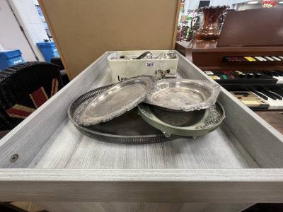 LOT OF SILVERPLATE