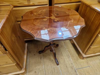 ITALIAN PEDESTAL SIDE TABLE