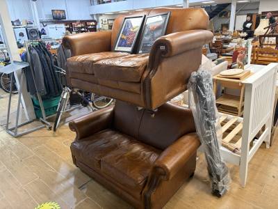 PAIR OF LEATHER 2 SEATERS