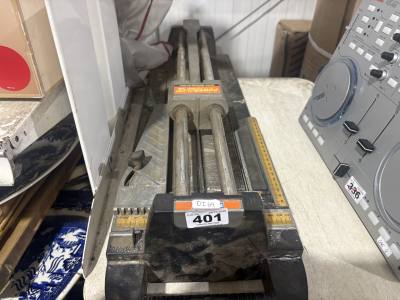 TILE CUTTER