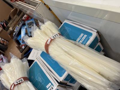 LOT OF ZIP TIES