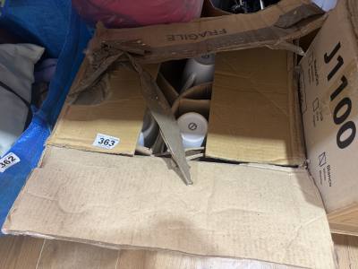 BOX OF MUGS