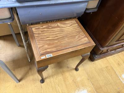 PIANO STOOL