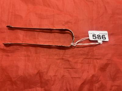 GILL SILVER SUGAR TONGS SHEFFIELD (28 GRAMS)