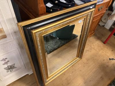 ORNATE WALL MIRROR
