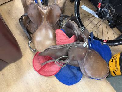 2 X HORSE SADDLES