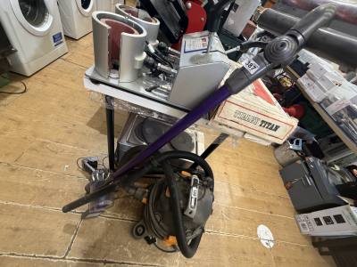 DYSON VACUUM