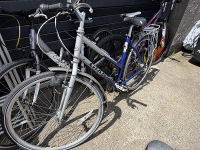 GIANT LADIES BIKE