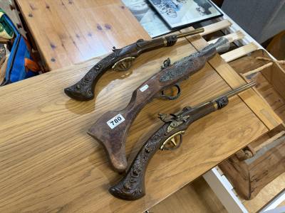 3 X REPRODUCTION PISTOLS