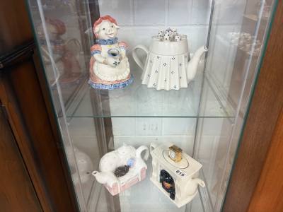 4 X COLLECTORS TEAPOTS