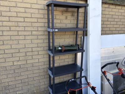PLASTIC SHELVES