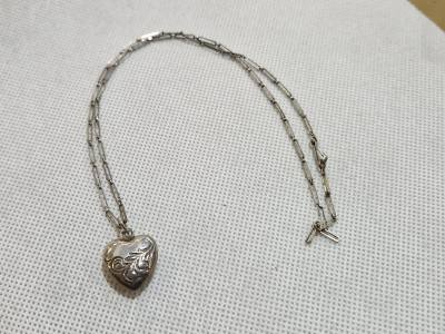 SILVER CHAIN + HEART LOCKET