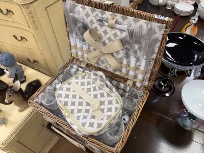 PICNIC SET (NEW)