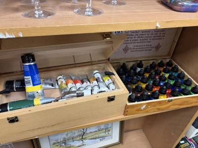 2 X ARTISTS BOXES + PAINT