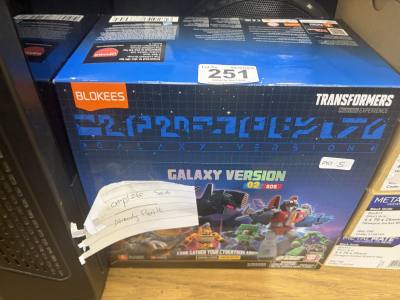 TRANSFORMERS SET