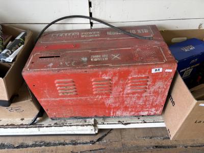 WELDER (NEEDS PLUG)
