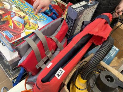 2 X LIFE JACKETS