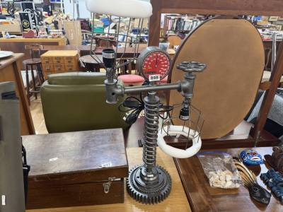 ORNATE GEAR LAMP