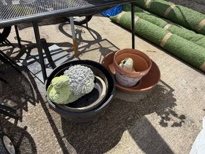 LOT OF PLANTERS