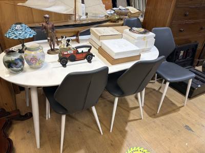 EXTENDING TABLE + 6 X CHAIRS