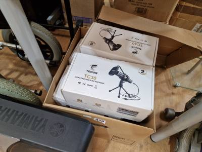 BOX OF USB CONNECTED MICROPHONES