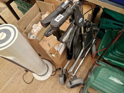 WALKING AID