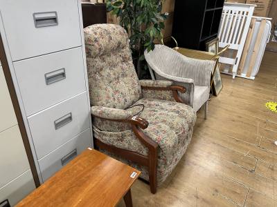 FABRIC ELECTRIC RECLINER CHAIR