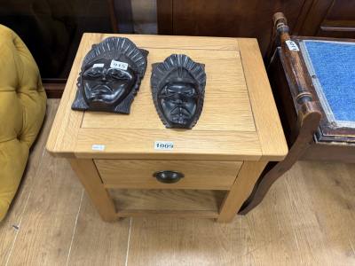 OAK SIDE TABLE