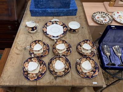 ROYAL ALBERT HEIRLOOM TEA SET
