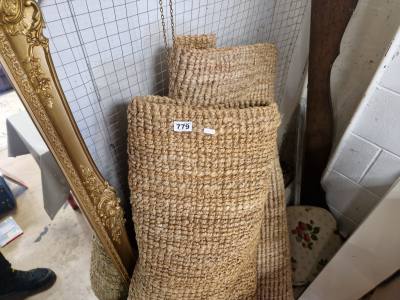 2 X JUTE RUGS