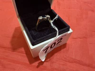 18CT DIAMOND + SAPPHIRE TRILOGY RING SIZE Q (3.5 GRAMS)