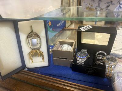 LOT OF WATCHES + EGG