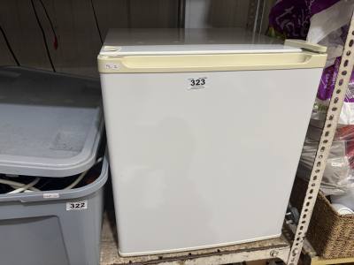 TABLE TOP FRIDGE