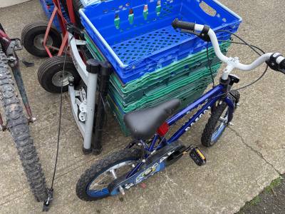 RASCAL BIKE + BIKE TRAINER STAND