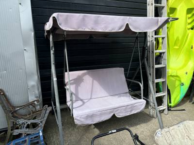 SWING SEAT
