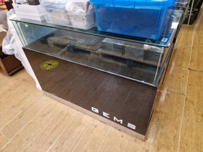 JEWELLERY DISPLAY CABINET (KEYS IN OFFICE)