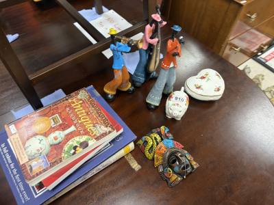 TABLE LOT + BOOKS
