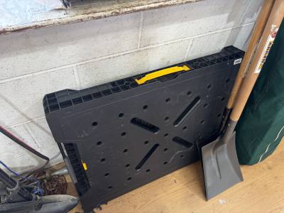 STANLEY PORTABLE WORKBENCH