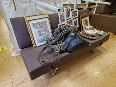 BROWN LEATHER BED SETTEE