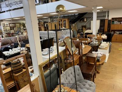 ANGLE FLOOR LAMP + POT STAND