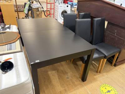 EXTENDING TABLE + 4 X CHAIRS