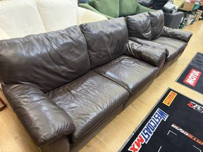 3 + 2 LEATHER SUITE