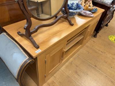 OAK TV UNIT