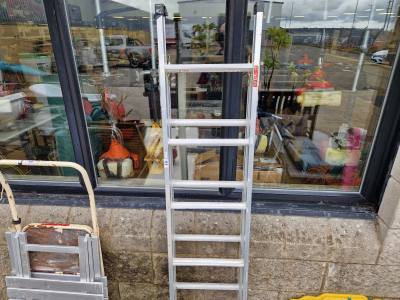 EXTENDING LADDER