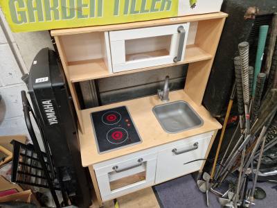 CHILDREN'S TOY KITCHEN