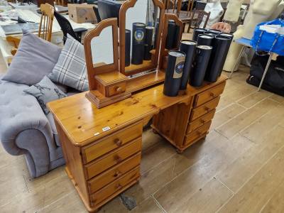 PINE DRESSING TABLE
